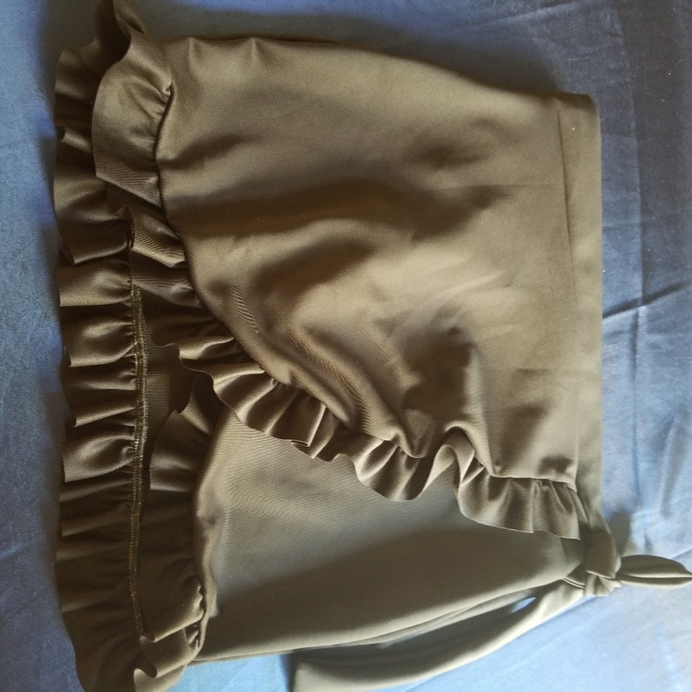 💎!!5/$25.!💎Black Ruffled Mini!! - Picture 5 of 6